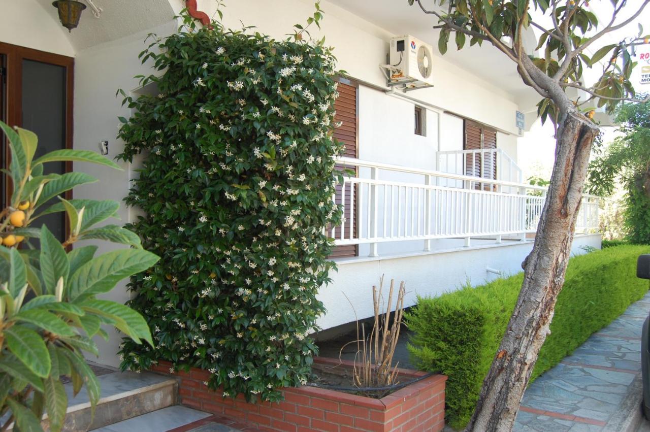Giorgos Apartments Square Nea Vrasna Exterior photo