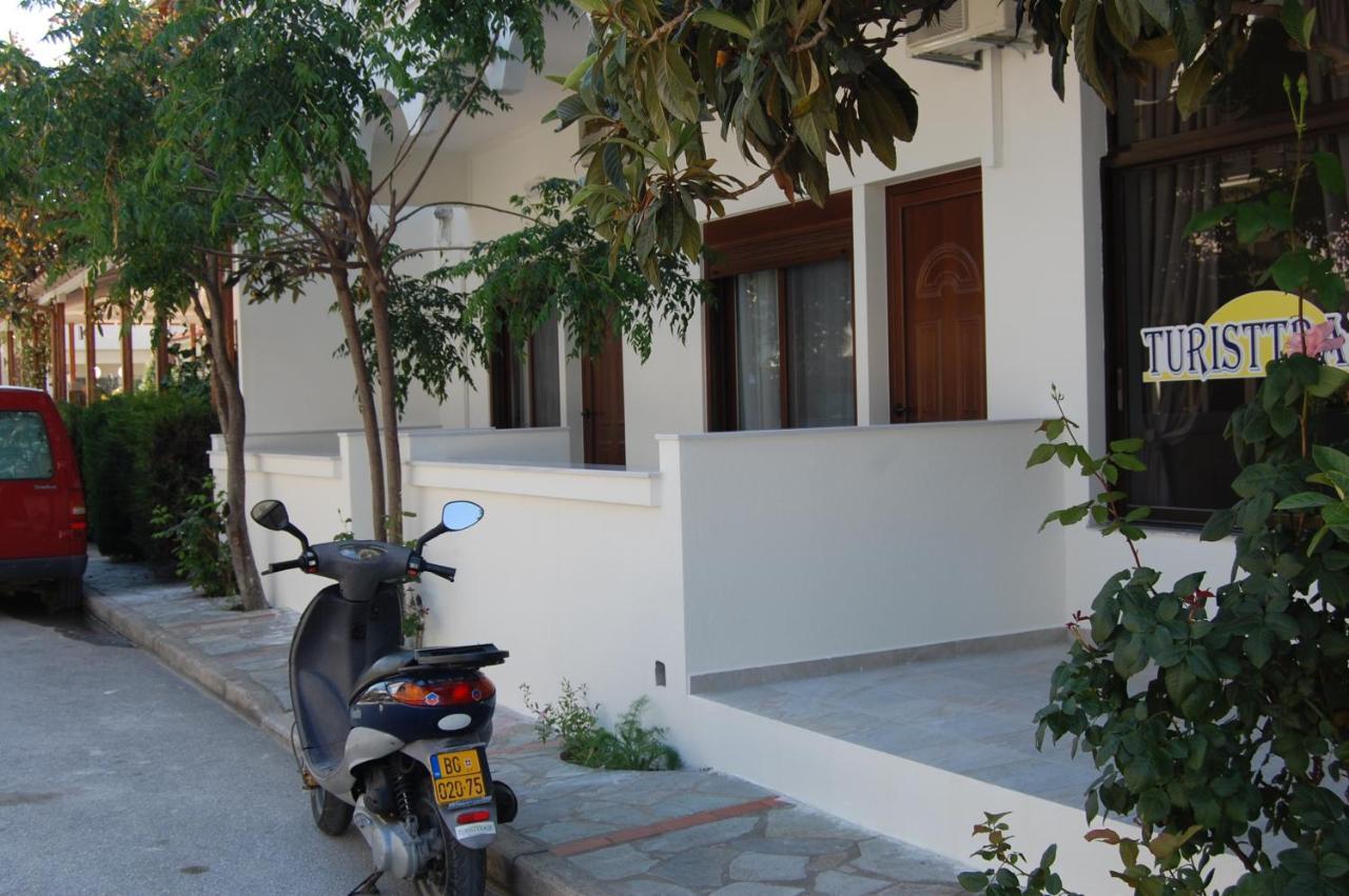 Giorgos Apartments Square Nea Vrasna Exterior photo